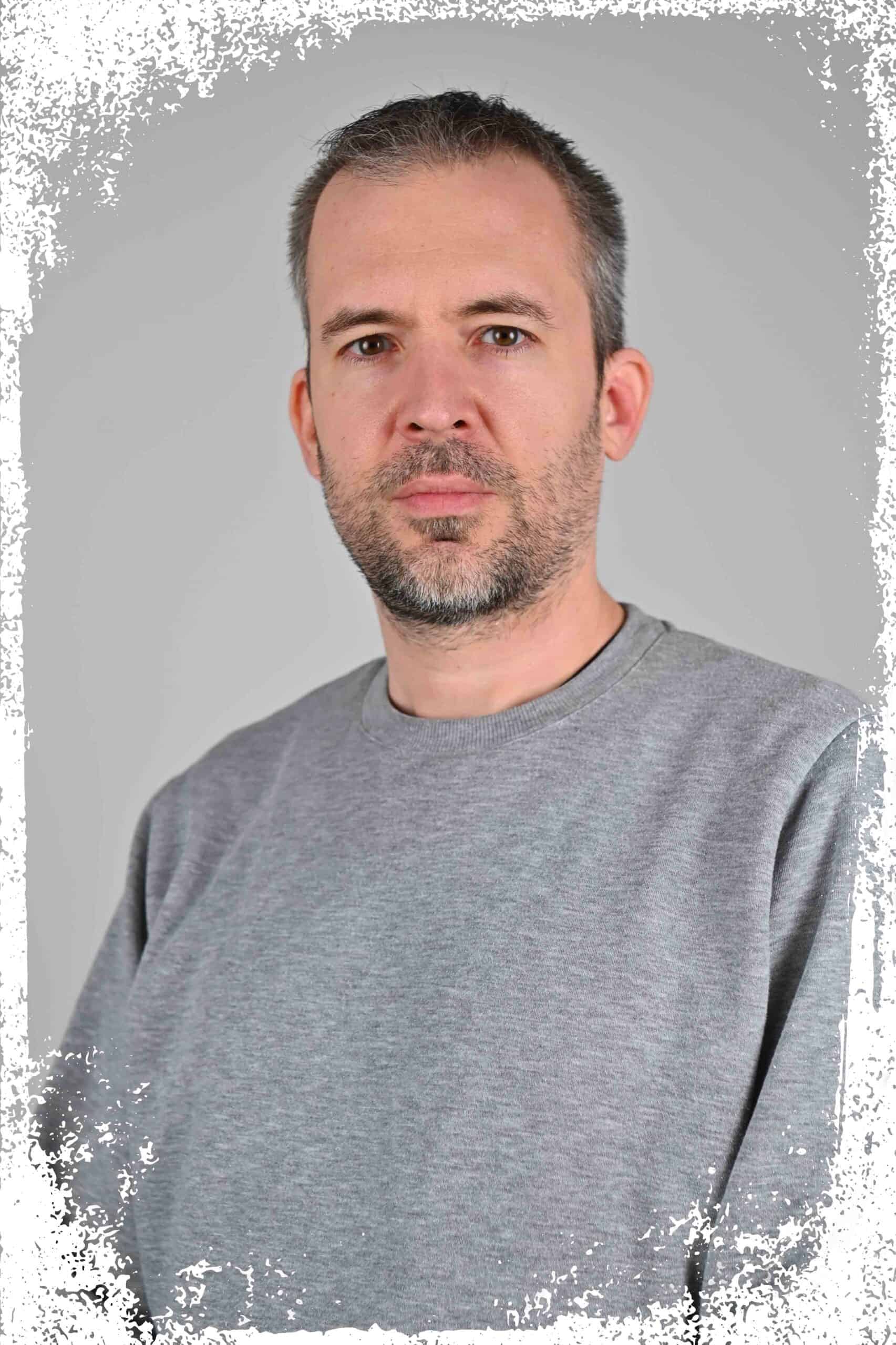 Dr. Mende Tamás