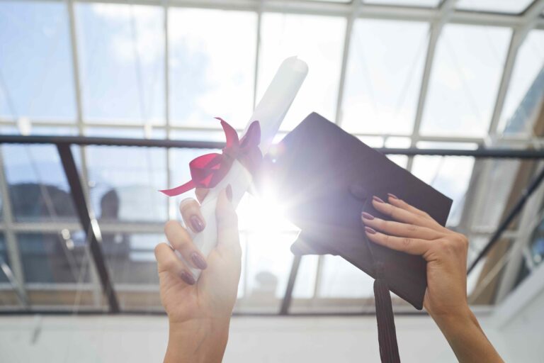 Read more about the article Elérhetők a 2025. februárban tartott Diplomaátadók képei!